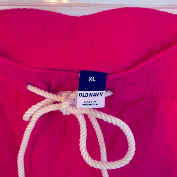 Old Navy High Waisted Cotton Shorts, Fuchsia Pink, size XL, light weight - Picture 3 of 4